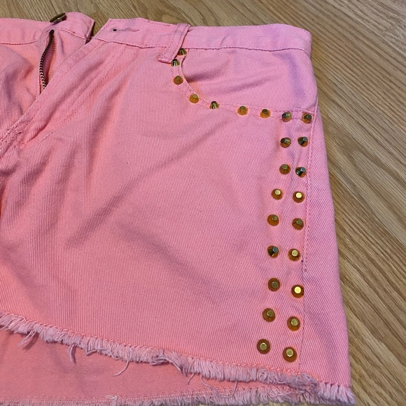 Forever21 Gold Studded Pink Shorts - Picture 4 of 8
